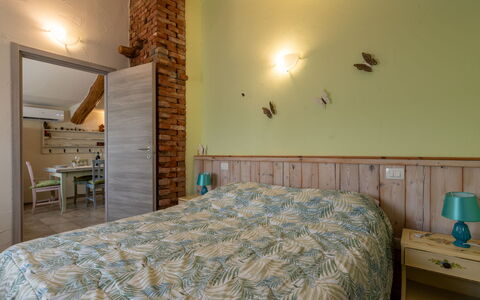 Noah: Meubles, Design Intérieur, Mur, Bois, Sol, Sol, Plafond, Chambre, Lit, Pièce