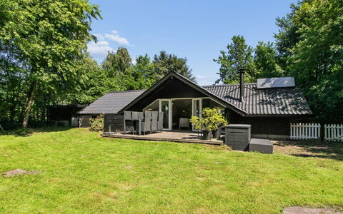 Tenna - 30Km from the Sea: Herbe, Toit, Maison, Domicile, Chalet, Lot Terre, Ombre, Couverture De Sol, Biens, Siding