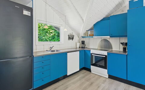 Tenna - 30Km from the Sea: Design Intérieur, Sol, Cuisine, Bois, Plafond, Comptoir, Sol, Principaux Appliance, Appareil De Cuisine, Meubles