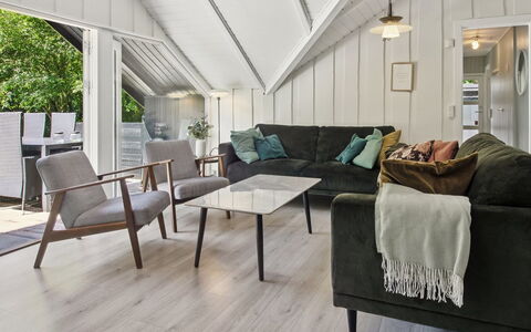 Tenna - 30Km from the Sea: Meubles, Design Intérieur, Sol, Canapé, Parquet, Sol, Bois, Salon, Domicile, Plafond