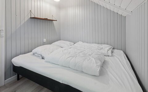 Tenna - 30Km from the Sea: Chambre, Lit, Drap De Lit, Bois, Literie, Sol, Sol, Design Intérieur, Plafond, Linge