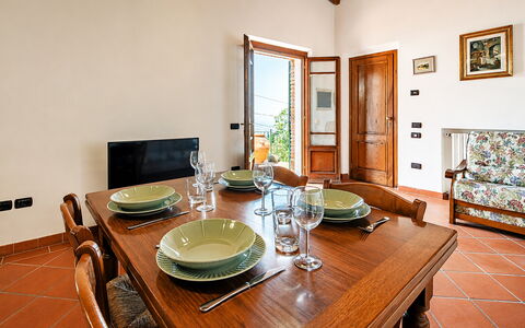 La Casina: Meubles, Design Intérieur, Bois, Sol, Table, Pièce, Domicile, Salle À Manger, Sol, Table Cuisine Et Salle A Manger