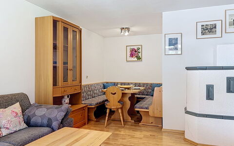Resimini: Meubles, Bois, Design Intérieur, Sol, Sol, Pièce, Appartement, Salon, Tache De Bois, Cabinetry