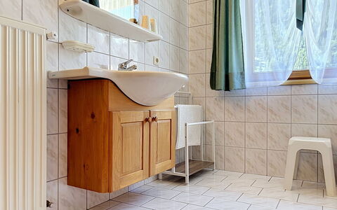 Resimini: Sol, Luminaire Plomberie, Lavabo, Design Intérieur, Évier, Sol, Salle De Bains, Robinet, Plomberie, Tuile