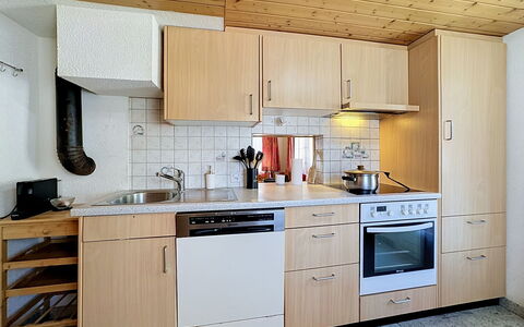 Haus Wasserfall: Appareil De Cuisine, Cuisine, Comptoir, Cabinetry, Meubles, Principaux Appliance, Evier, Bois, Évier, Sol