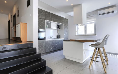 A.e.m: Design Intérieur, Sol, Sol, Meubles, Plafond, Bois, Cuisine, Pièce, Parquet, Éclairage