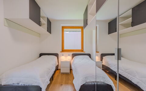 La Corona: Design Intérieur, Sol, Sol, Bois, Meubles, Plafond, Chambre, Lit, Pièce, Éclairage