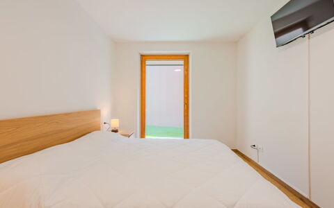 La Corona: Sol, Design Intérieur, Mur, Bois, Sol, Plafond, Chambre, Parquet, Lit, Pièce