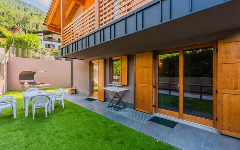 La Corona: Bois, Domicile, Balcon, Porche, Eco Hôtel, Dur, Tache De Bois, Plate-Forme, Ombre, Cour