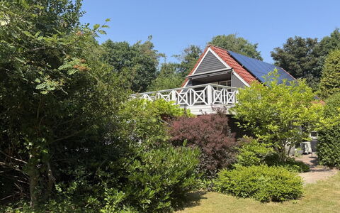 Lonneke - from the Sea: Arbuste, Domicile, Chalet, Jardin, Ombre, Cour, Ferme, Pelouse, Aménagement Paysager, Arrière-Cour