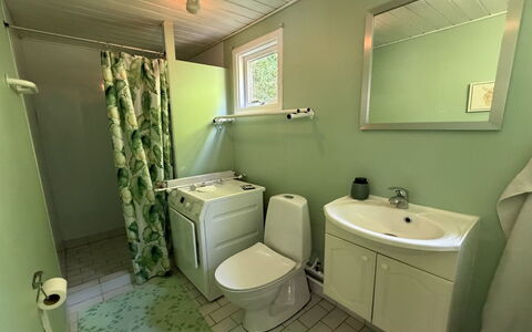 Lonneke - from the Sea: Luminaire Plomberie, Sol, Sol, Toilette, Design Intérieur, Siège De Toilette, Salle De Bains, Plomberie, Évier, Domicile
