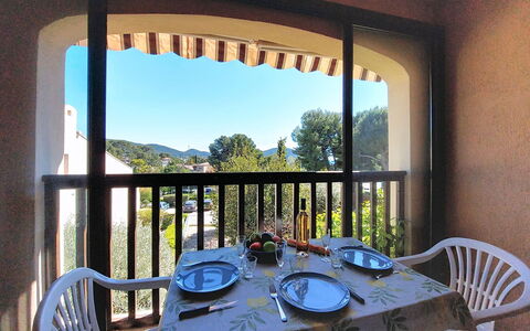 La Bressado: Balcon, Porche, Table Cuisine Et Salle A Manger, Villa, Hacienda, Eco Hôtel, Balustre
