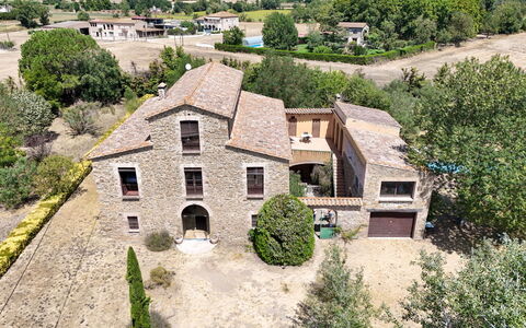 Mas Nualart: Bâtiment, Fenêtre, Maison, Domicile, Zone Résidentielle, Façade, Architecture, Biens, Toit, Chalet