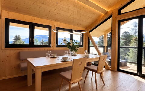 02 Nth050 18A Sup Chalet mit Sauna und Hot Tub 2 e: Bois, Design Intérieur, Plafond, Pièce, Chaise, Dur, Table Cuisine Et Salle A Manger, Faisceau, Tache De Bois, Matériau Naturel