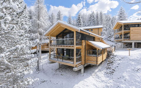 02 Nth054 18E Sup Chalet mit Sauna und Hot Tub 2 e: Bâtiment, Maison, Fenêtre, Domicile, Toit, Zone Résidentielle, Arbuste, Chalet, Lot Terre