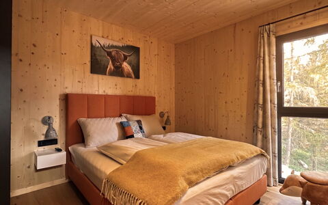 02 Nth056 18G Sup Chalet mit Sauna und Hot Tub 2 e: Chambre, Lit, Meubles, Design Intérieur, Drap De Lit, Bois, Sol, Sol, Literie, Pièce