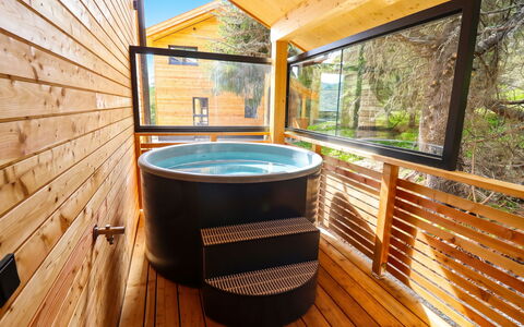 02 Nth053 18D Sup Chalet mit Sauna und Hot Tub 2 e: Bâtiment, Maison, Fenêtre, Domicile, Toit, Zone Résidentielle, Arbuste, Chalet, Lot Terre
