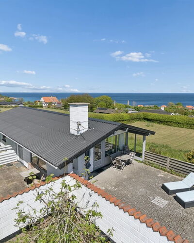 Anelia - 400M from the Sea