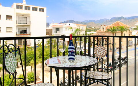 Elvix Nerja Center B: Maison, Arbuste, Domicile, Zone Résidentielle, Biens, Chalet, Hacienda, Cour, Ombre, Pelouse