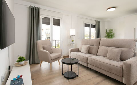 Elvix Nerja Center B: Maison, Arbuste, Domicile, Zone Résidentielle, Biens, Chalet, Hacienda, Cour, Ombre, Pelouse