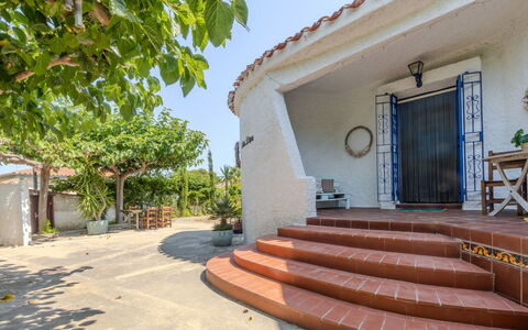 Villa Pipa: Maison, Arbuste, Domicile, Zone Résidentielle, Biens, Chalet, Hacienda, Cour, Ombre, Pelouse
