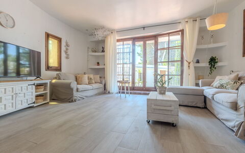 Villa Pipa: Maison, Arbuste, Domicile, Zone Résidentielle, Biens, Chalet, Hacienda, Cour, Ombre, Pelouse