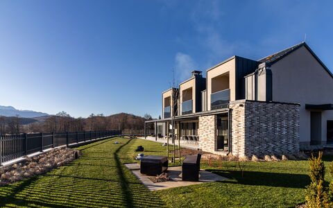 Alfa: Maison, Arbuste, Domicile, Zone Résidentielle, Biens, Chalet, Hacienda, Cour, Ombre, Pelouse