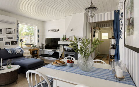 Havsdrömmen: Maison, Arbuste, Domicile, Zone Résidentielle, Biens, Chalet, Hacienda, Cour, Ombre, Pelouse