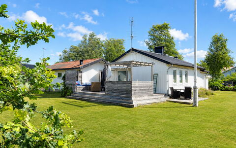 Havsdrömmen: Maison, Arbuste, Domicile, Zone Résidentielle, Biens, Chalet, Hacienda, Cour, Ombre, Pelouse