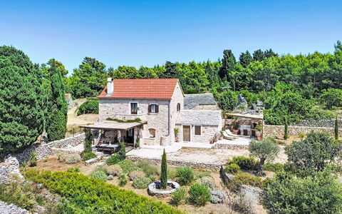 Bilušić: Piscine, Balcon, Appartement, Recours, Biens, Villa, Hôtel, Hacienda, Ville Resort, Cour