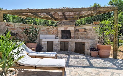 Bilušić: Piscine, Balcon, Appartement, Recours, Biens, Villa, Hôtel, Hacienda, Ville Resort, Cour