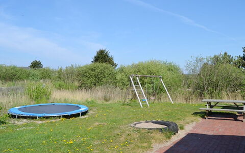 Scarlet - 500M from the Sea: Bleu, Herbe, Plaine, Lot Terre, Trampoline, Pelouse, Parc, Jardin, Ombre, Trampolining - Materiel Et Fournitures