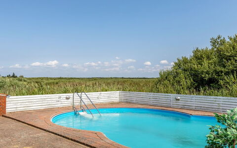 Scarlet - 500M from the Sea: Bleu, Piscine, Composite, Mobilier De Jardin, Recours, Ombre, Conception, Eco Hôtel, Caractéristique De L'Eau, Arrière-Cour