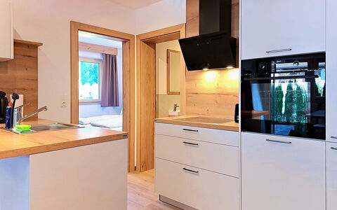 Auffach 602: Appareil De Cuisine, Sol, Cuisine, Design Intérieur, Comptoir, Meubles, Cabinetry, Bois, Principaux Appliance, Sol