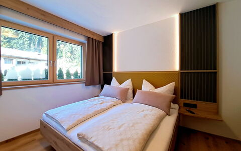 Auffach 602: Bois, Design Intérieur, Plafond, Pièce, Tache De Bois, Rideau, Dur, Hôtel, Traitement De Fenetre, Luminaire