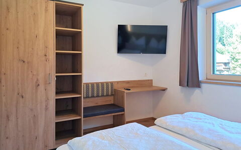 Auffach 602: Bois, Design Intérieur, Lit, Sol, Chambre, Sol, Cadre De Lit, Meubles, Tache De Bois, Pièce