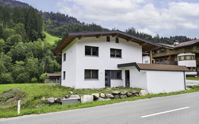 Auffach 602: Bâtiment, Fenêtre, Maison, Domicile, Toit, Architecture, Zone Résidentielle, Chalet, Établissements Humains, Pente