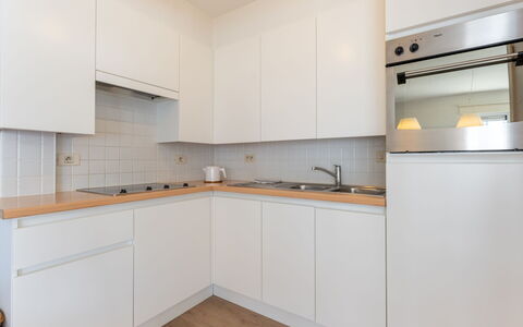 Goldsands Iii with Parking: Cuisine, Appareil De Cuisine, Comptoir, Cabinetry, Principaux Appliance, Sol, Design Intérieur, Bois, Sol, Cuisinière