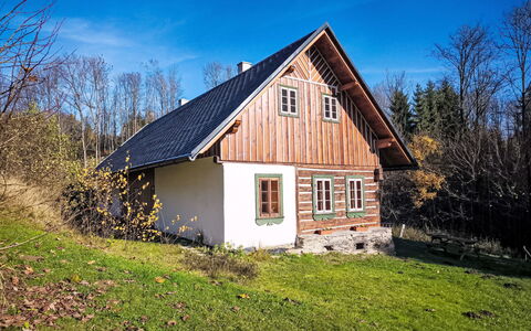 U Kazíků: Bâtiment, Fenêtre, Maison, Domicile, Chalet, Toit, Zone Rurale, Établissements Humains, Ferme, Siding