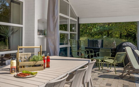 Wreth - 1.5Km from the Sea: Meubles, Chaise, Mobilier De Jardin, Table, Table Cuisine Et Salle A Manger, Tableau De Plein Air, Sol, Sol, Ombre, Porche