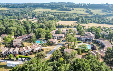 Barbaste 602: Zone Résidentielle, Vue Du Ciel, Quartier, Maison, Paysage, Domicile, Lot Terre, Photographie Aérienne, Design Urbain, Établissements Humains