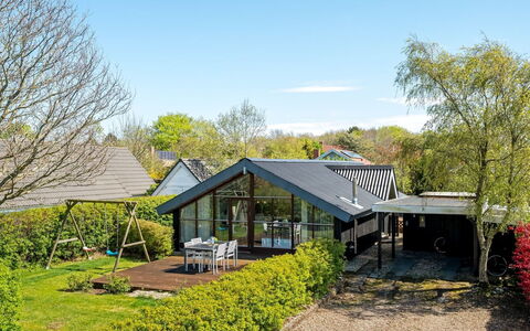 Aida - 550M from the Sea: Herbe, Toit, Arbuste, Maison, Domicile, Chalet, Lot Terre, Jardin, Couverture De Sol