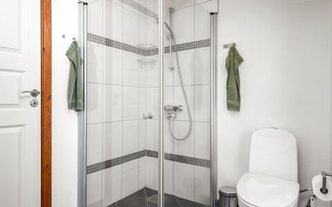 Aida - 550M from the Sea: Luminaire Plomberie, Salle De Bains, Sol, Sol, Douche, Plomberie, Design Intérieur, Toilette, Porte De Douche, Tuile