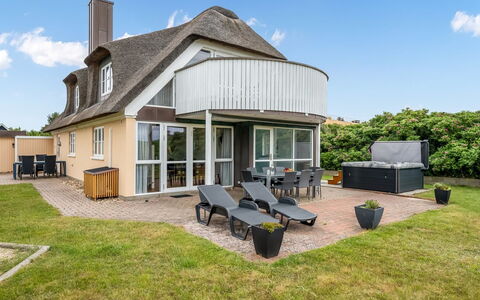 Algut - 200M from the Sea: Toit, Maison, Domicile, Chalet, Lot Terre, Biens, Ombre, Porche, À Déchaumer, Aménagement Paysager