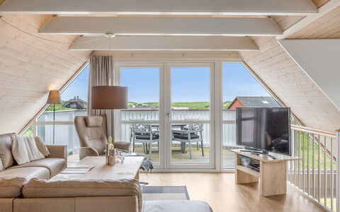 Algut - 200M from the Sea: Bois, Meubles, Parquet, Dur, Chaise, Tache De Bois, Table Cuisine Et Salle A Manger, Salon, Conception, Planche