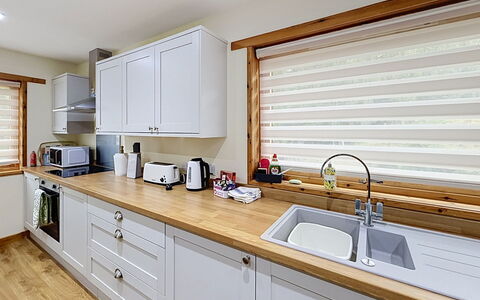 Glencarr: Design Intérieur, Bois, Cuisine, Comptoir, Sol, Luminaire Plomberie, Domicile, Cabinetry, Meubles, Sol