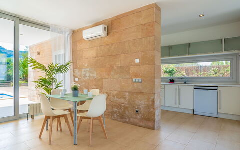 Villa Brisa: Bleu, Balcon, Balustrade, Appartement, Clôture, Mer, Recours, Condominium, Piscine, Hôtel