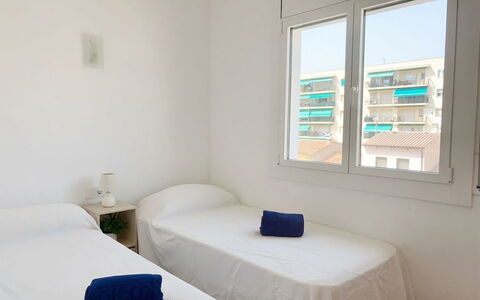 Aubí: Bleu, Balcon, Balustrade, Appartement, Clôture, Mer, Recours, Condominium, Piscine, Hôtel
