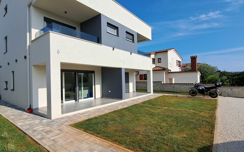 Duplex: Bleu, Balcon, Balustrade, Appartement, Clôture, Mer, Recours, Condominium, Piscine, Hôtel