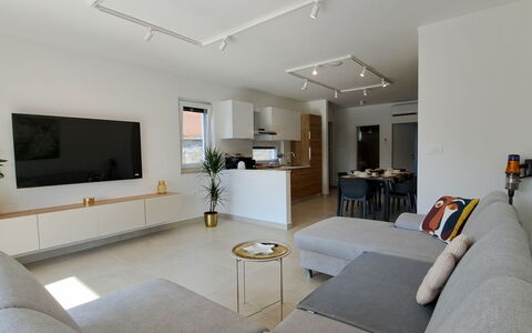 Duplex: Bleu, Balcon, Balustrade, Appartement, Clôture, Mer, Recours, Condominium, Piscine, Hôtel